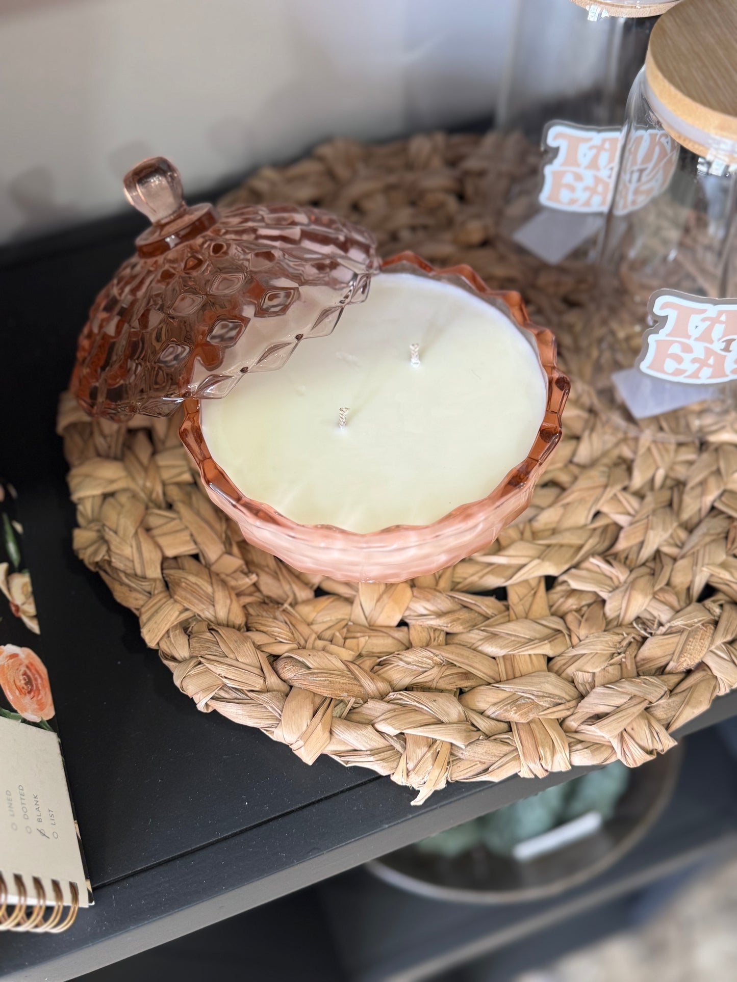 Dark Linen Orchid - (Pink Scallop)