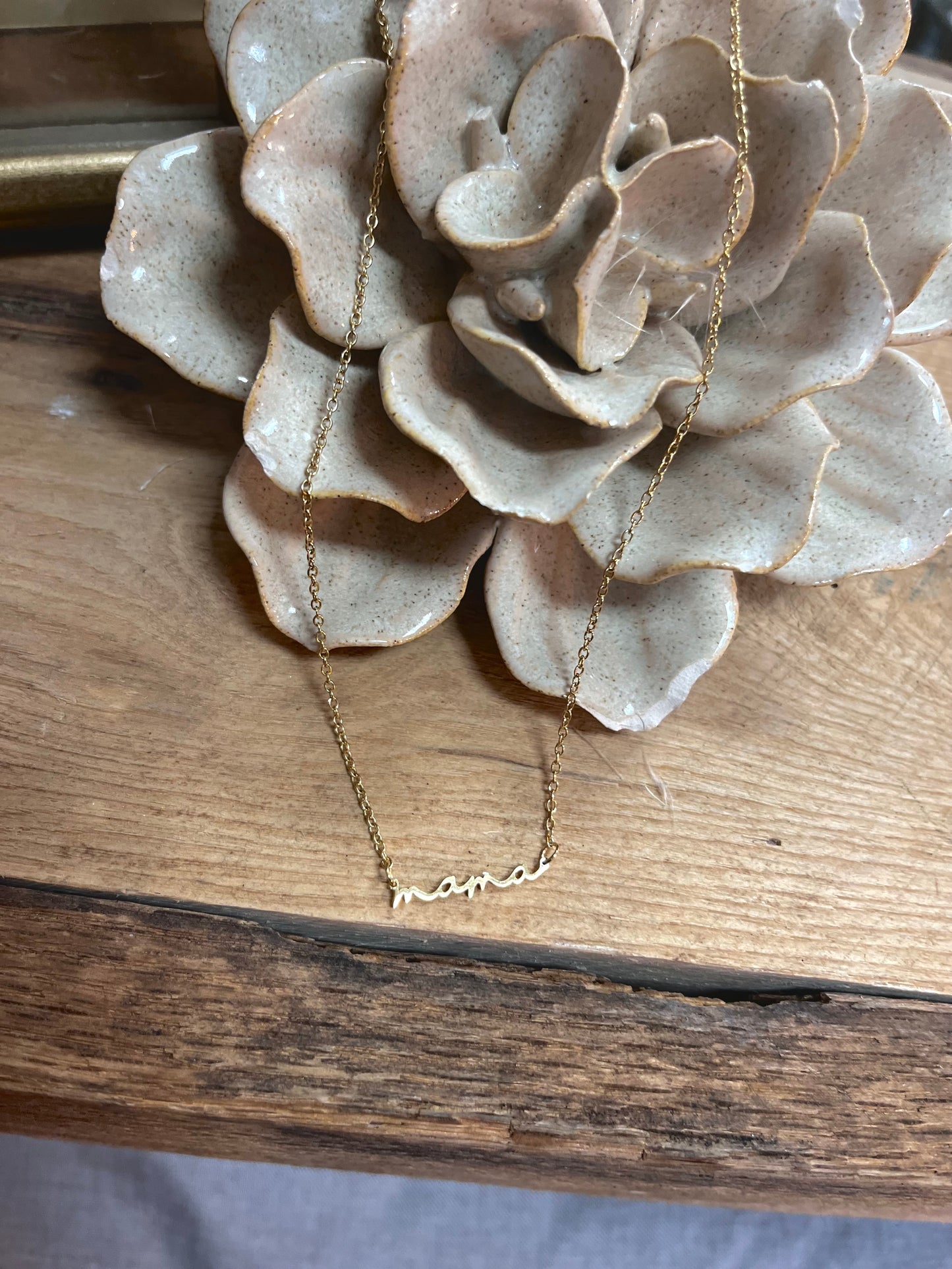 Dainty Mama Necklace - Golden