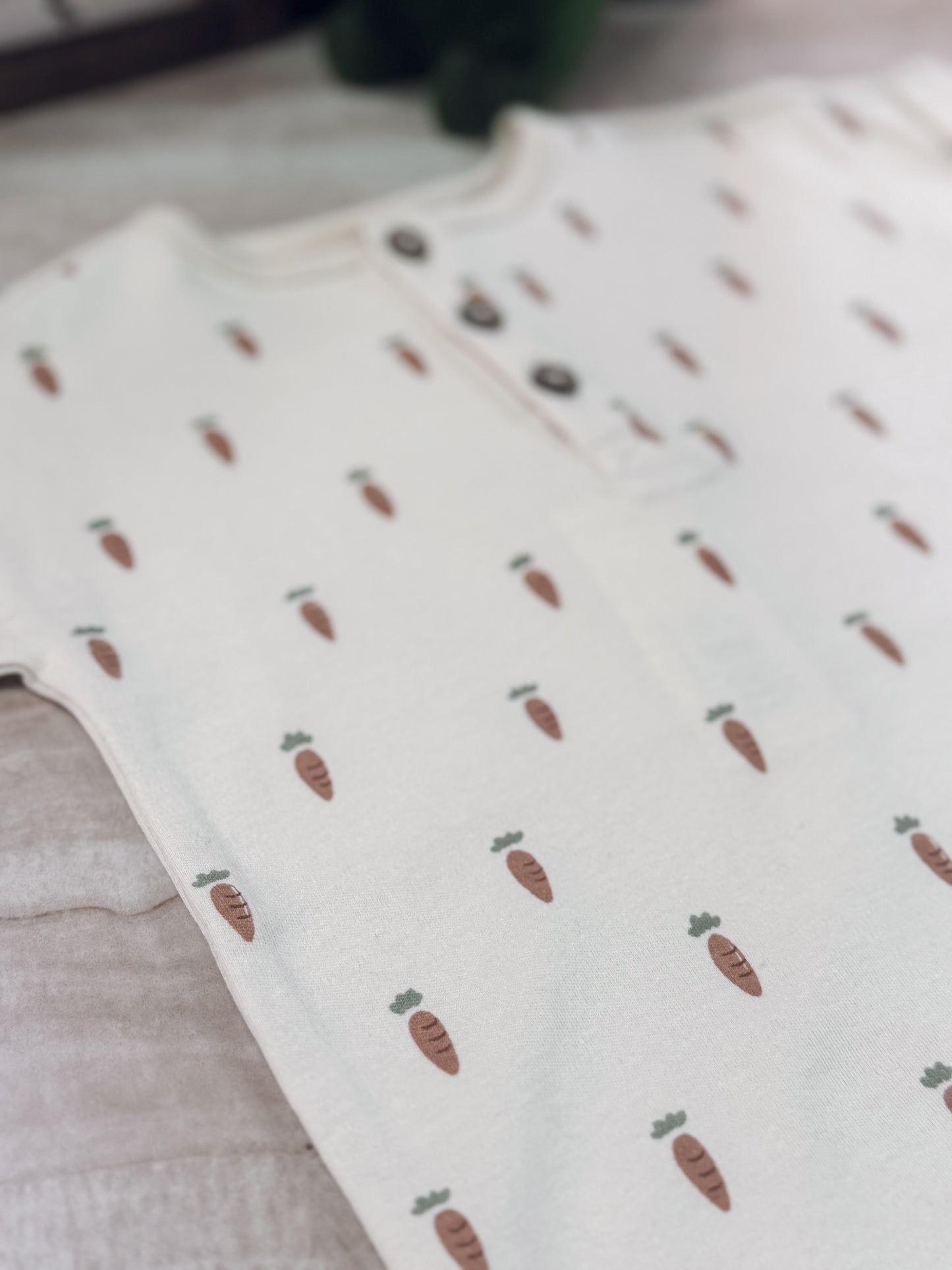 Short Sleeve Romper - Carrots