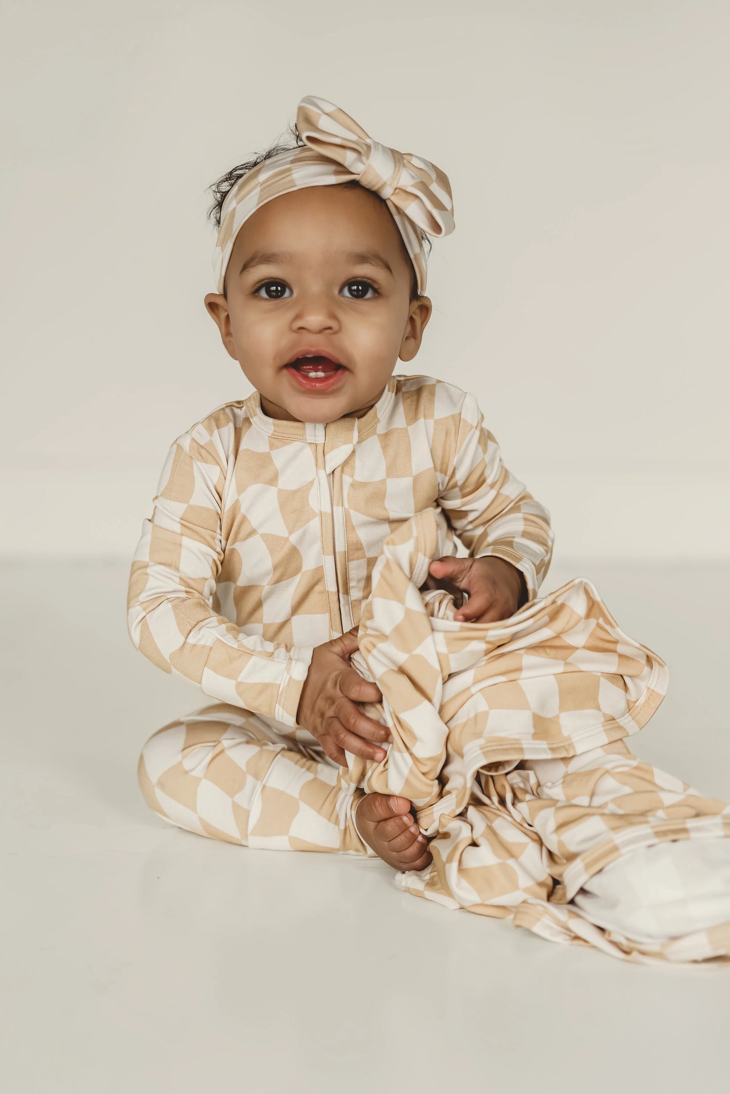 Bamboo Zip Sleeper - Tan Checkerboard