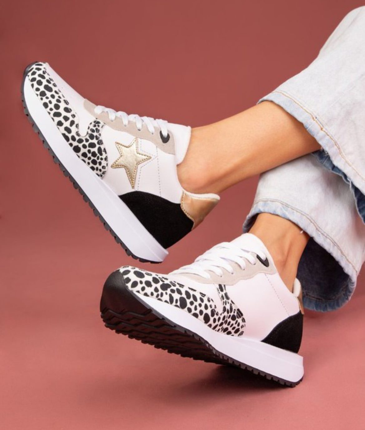 V Sneakers - Spotted Cheetah
