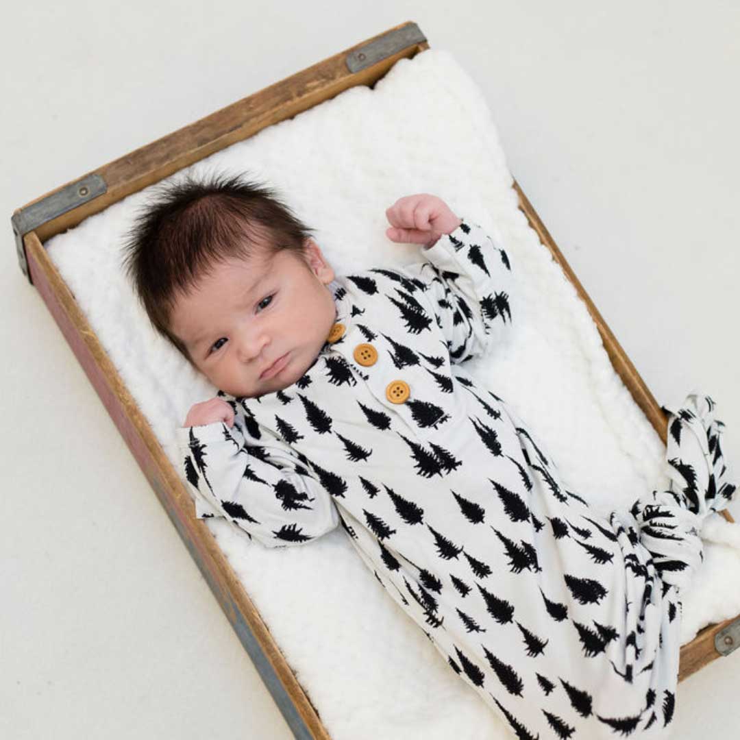 Knotted baby gown - Pine Tree