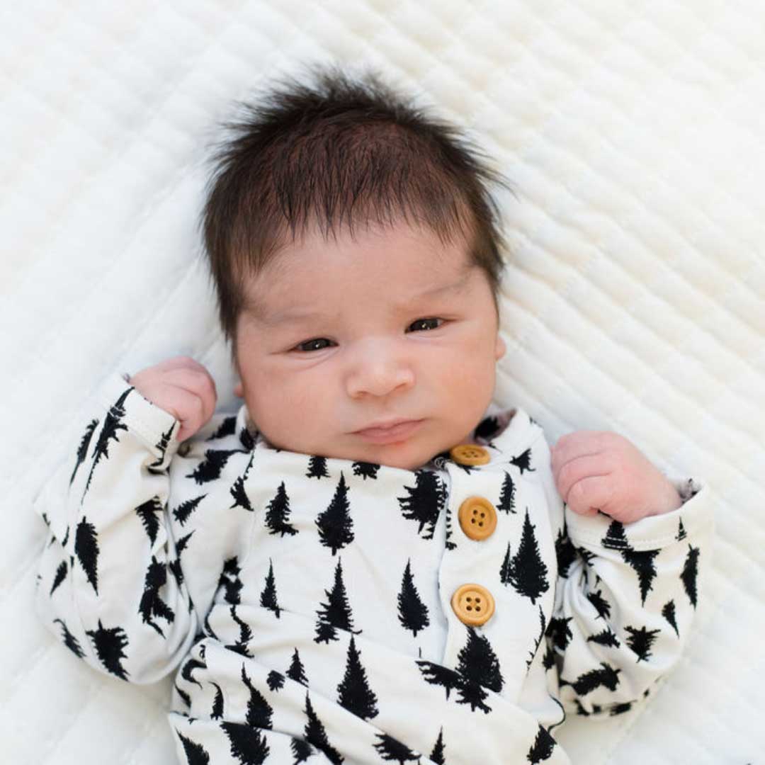 Knotted baby gown - Pine Tree