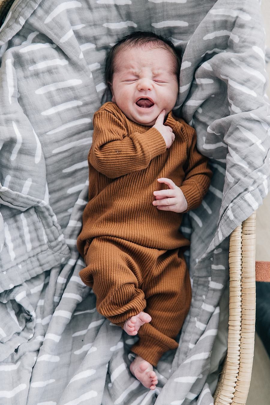 Mebie Baby Swaddle - Grey Dash
