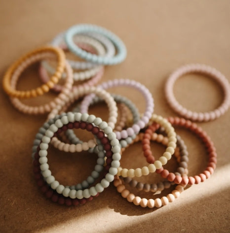 Mushie Pearl Teething Bracelet- Berry