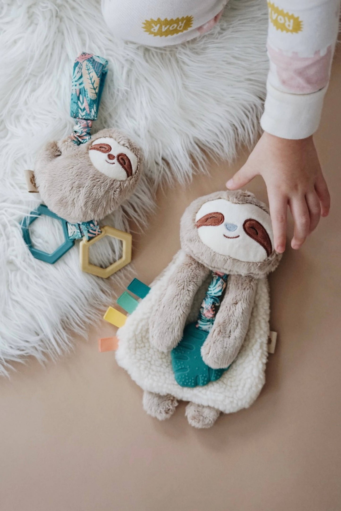 Itzy Ritzy - Itzy Friends Lovey™ Plush: Peyton the Sloth