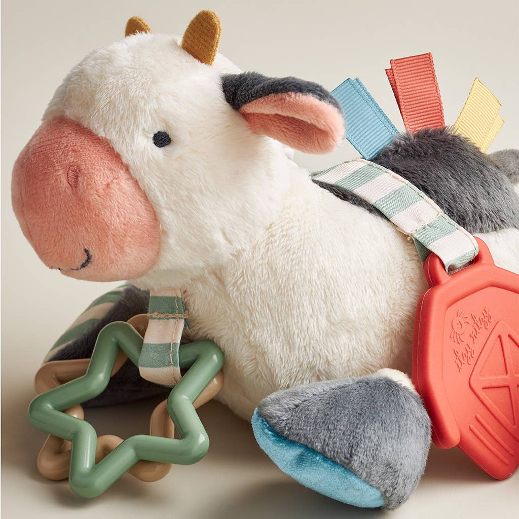 Itzy Friends Link & Love Activity Plush - Cow