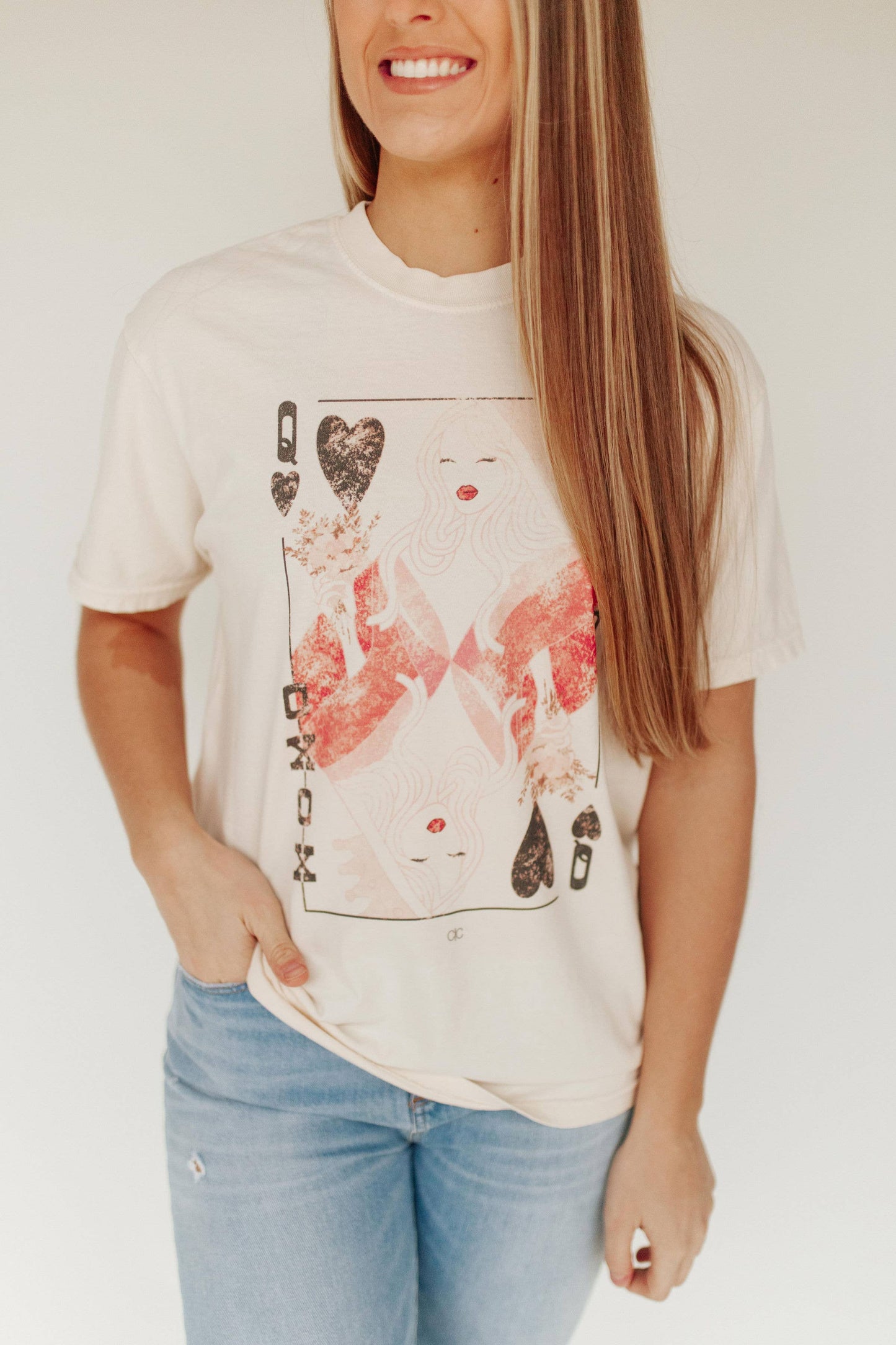 Graphic Tee - Vintage Queen Card