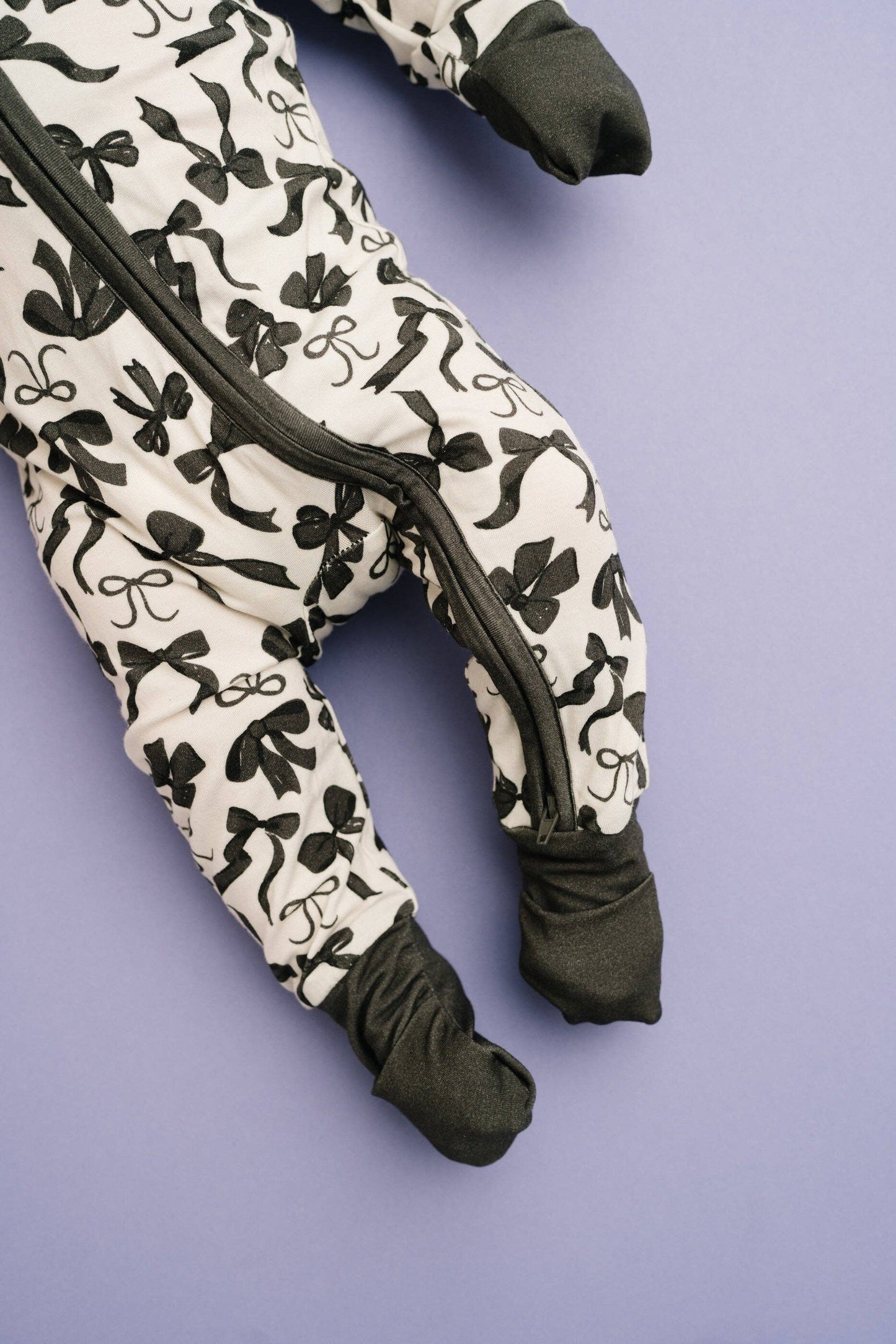 Bamboo Sleeper - Monochrome Bows