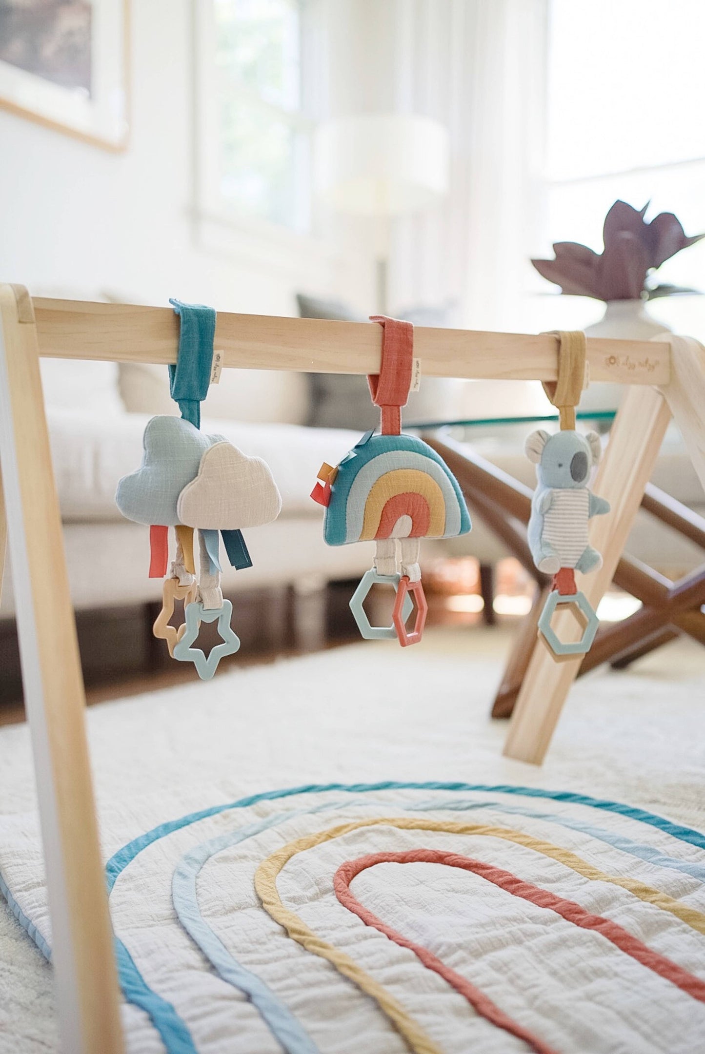 Itzy Ritzy - Bitzy Bespoke Ritzy Jingle Attachable Travel Toy: Cottage