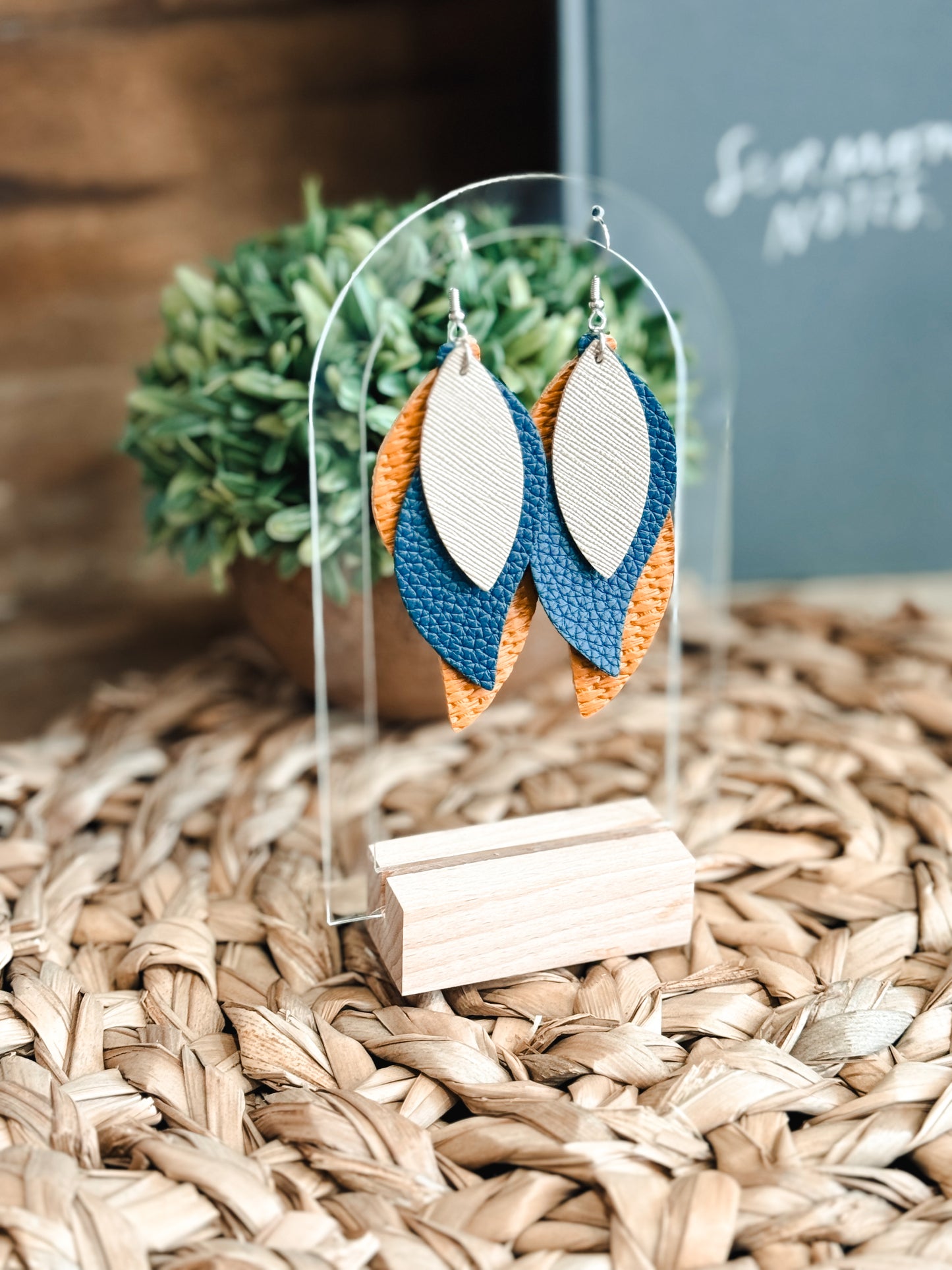 Leather Earrings - Leaf