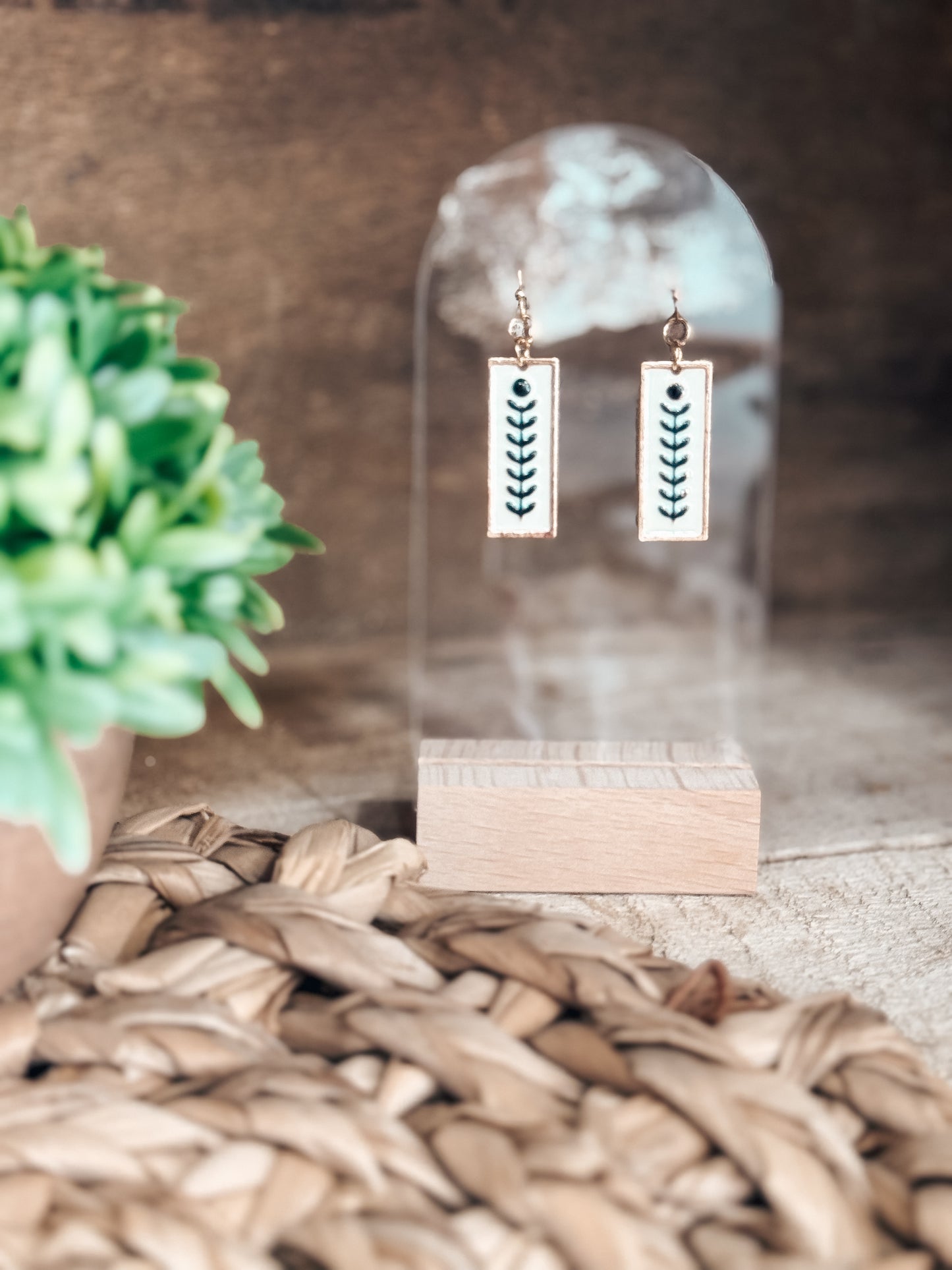 Scandinavian Earrings - tall flower