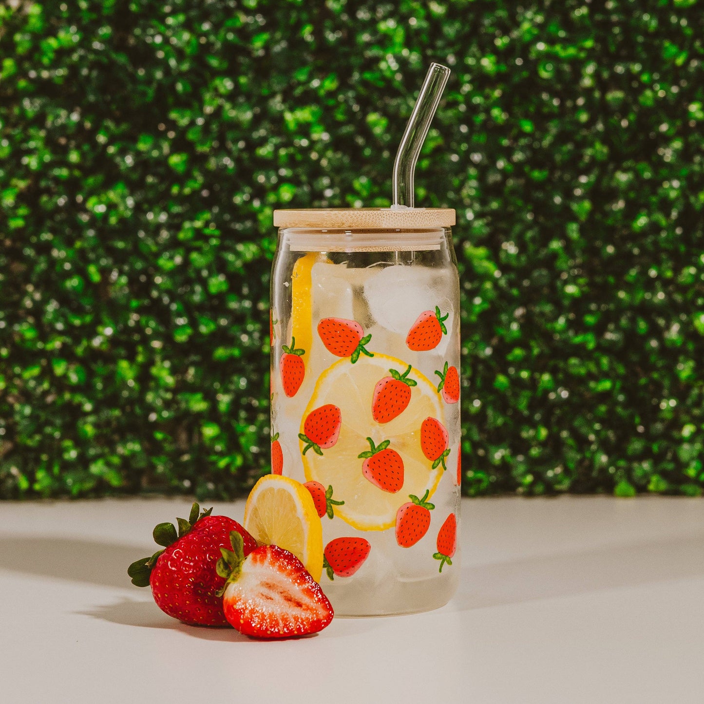 Strawberry 17 oz Can Glass w/ Straw and Lid