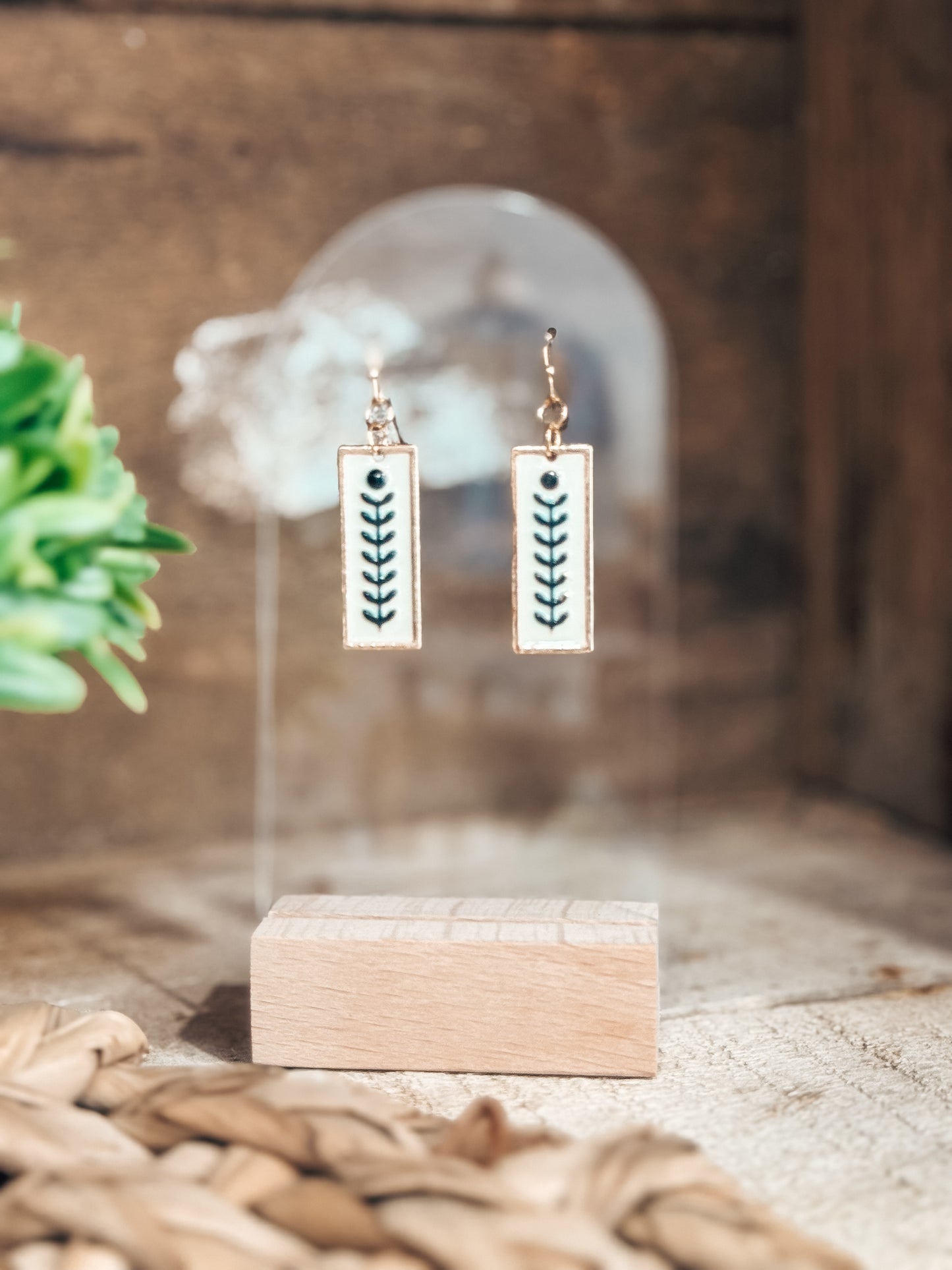 Scandinavian Earrings - tall flower