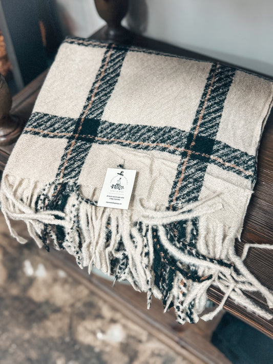 Chunky Knit Scarf - Black/Cream Plaid