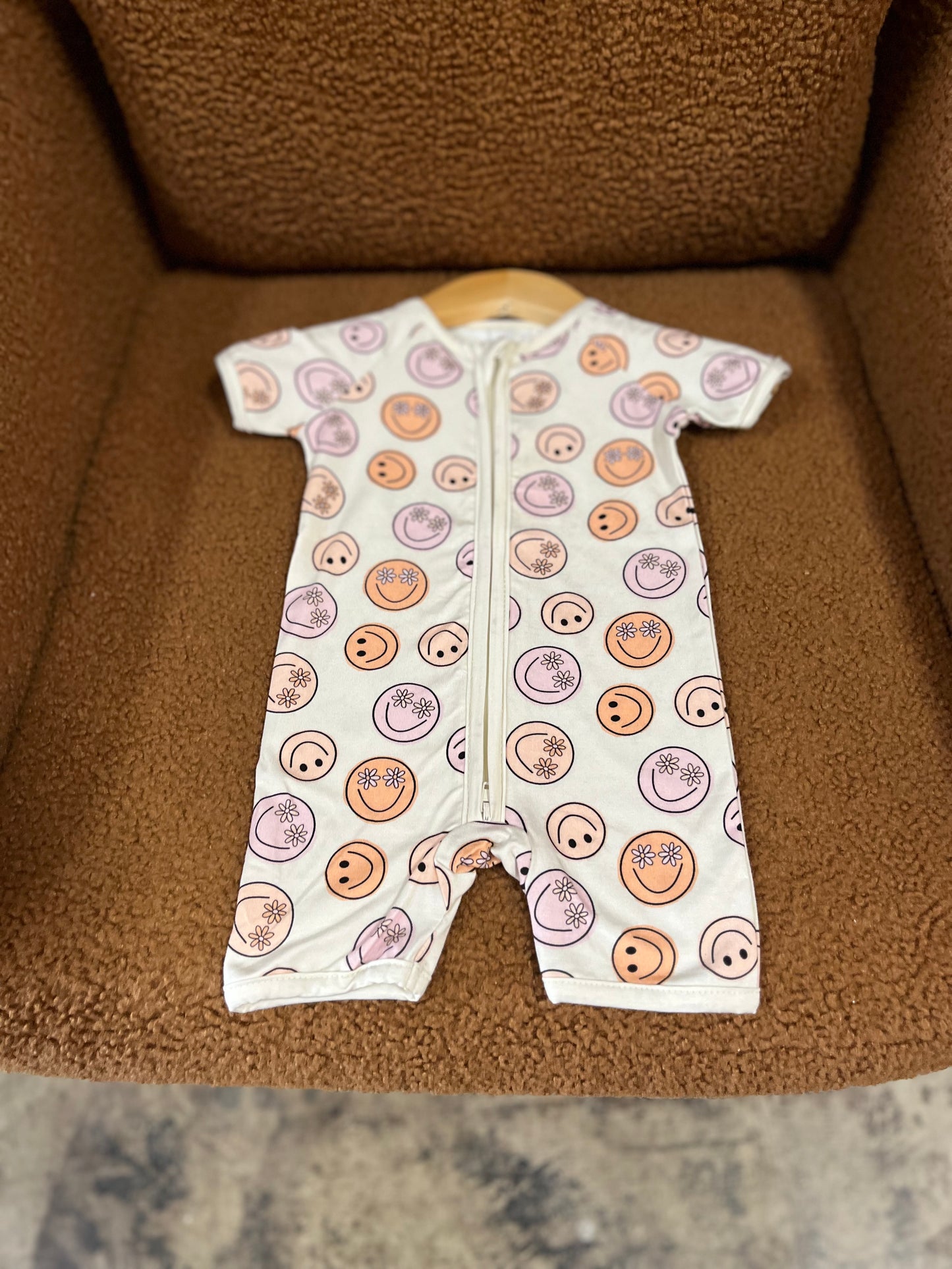 Bamboo Short Romper: Groovy Smiley