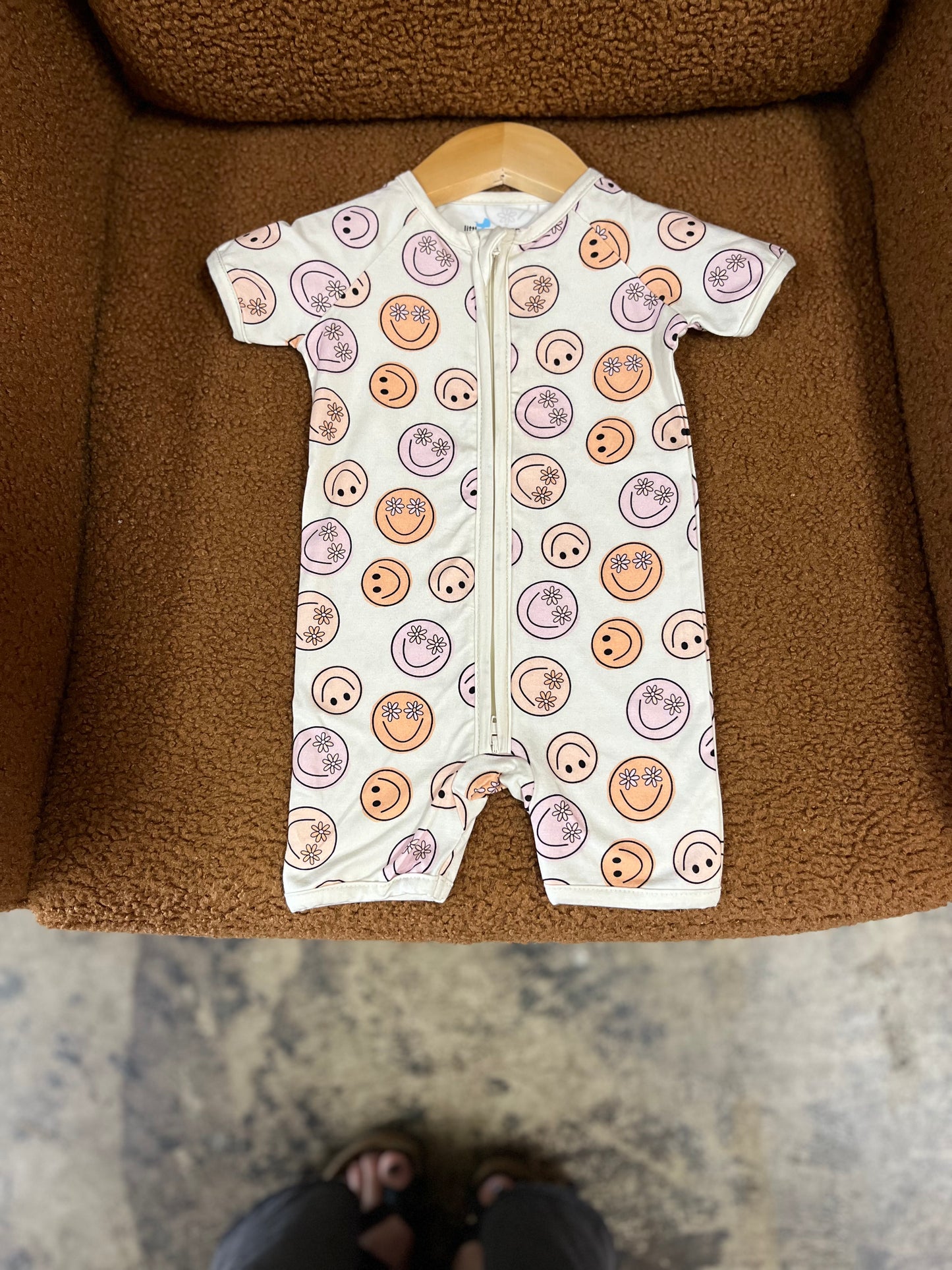 Bamboo Short Romper: Groovy Smiley