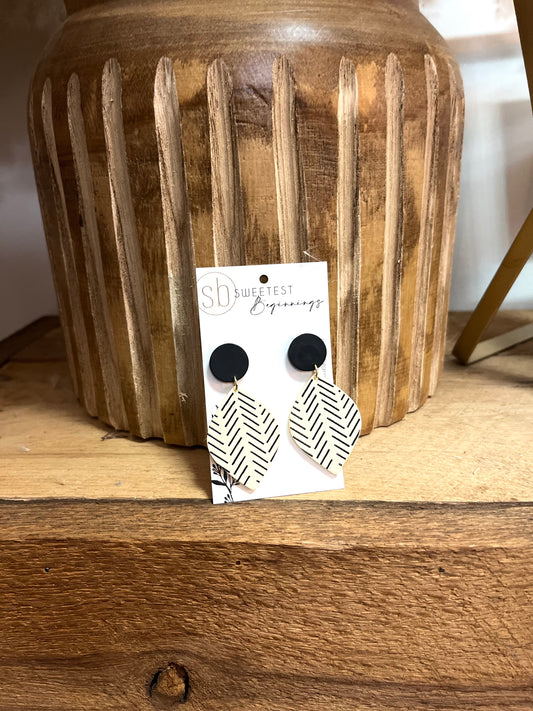 Pattern Earrings - Black Stripes