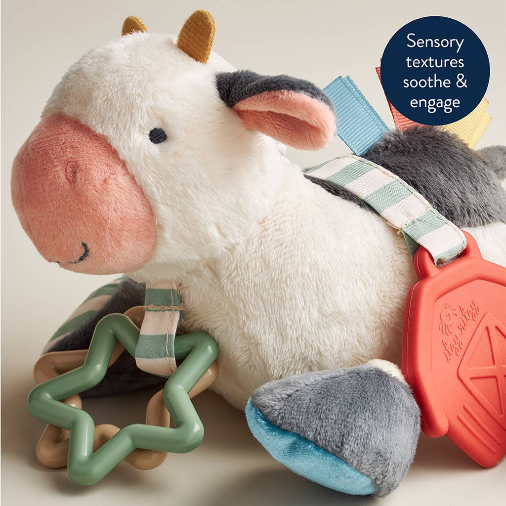 Itzy Friends Link & Love Activity Plush - Cow