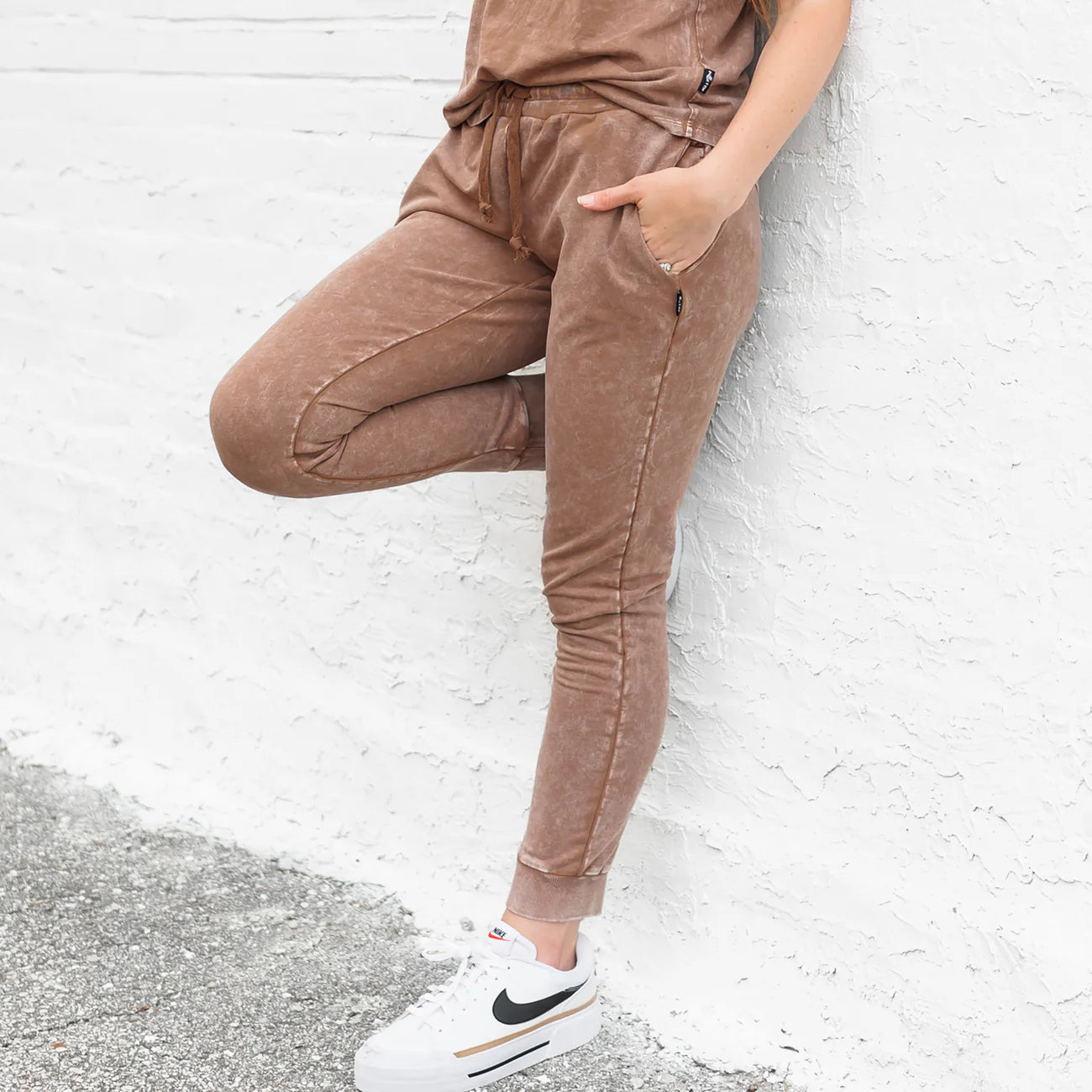 Mama Joggers - Bark Snow Wash