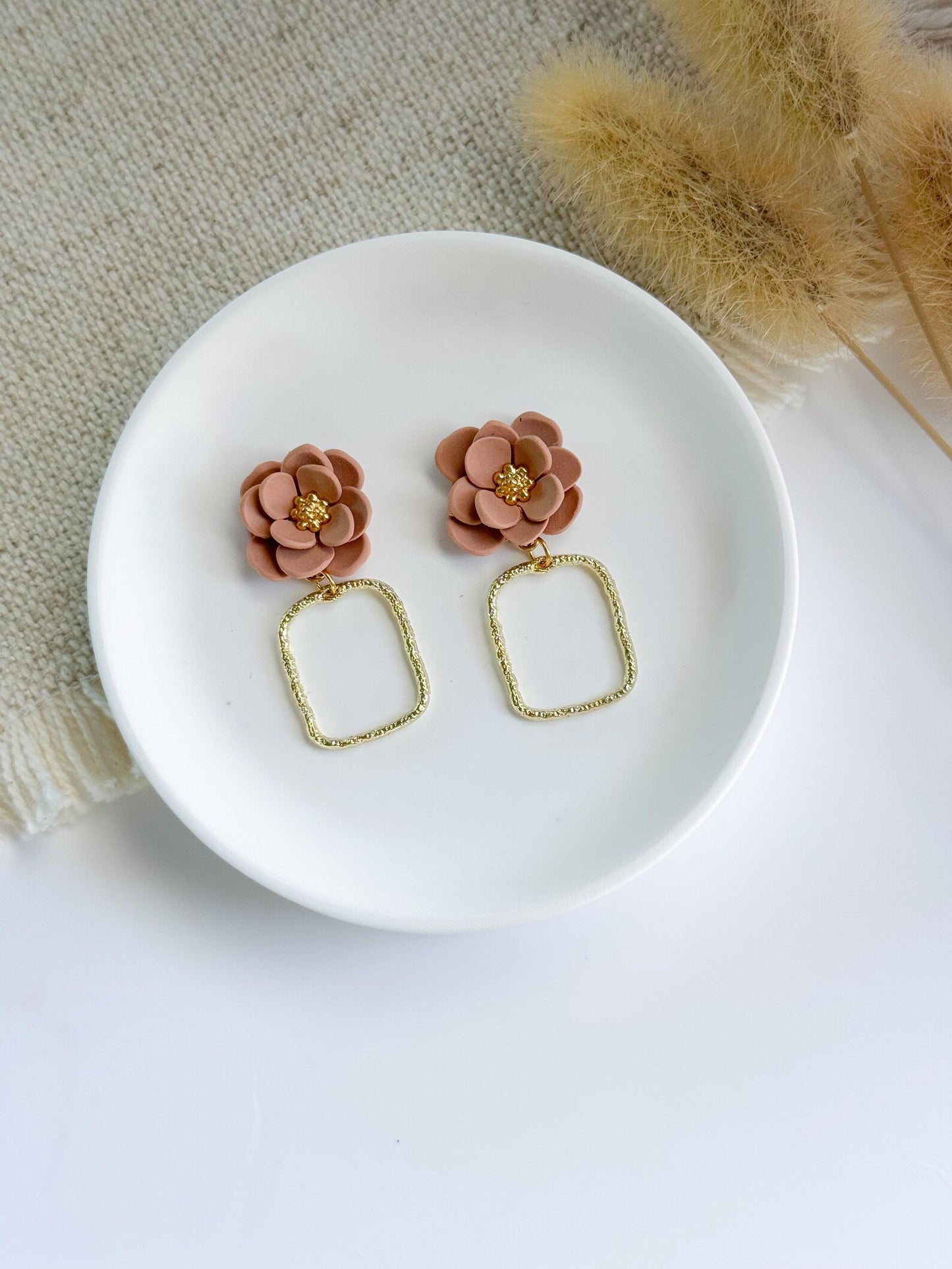 Mauve Pink Clay Flower Geometric Hoop